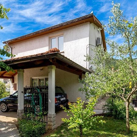 Nice Apartment In Rukavac With Kitchen Exterior foto