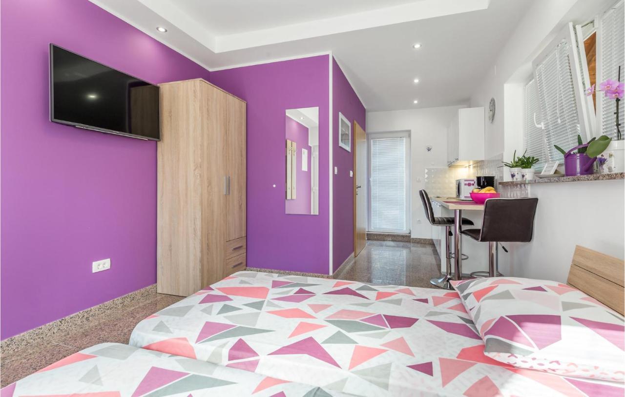 Nice Apartment In Rukavac With Kitchen Exterior foto